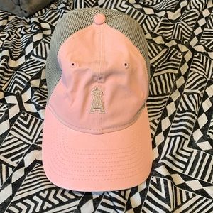 Women’s Anaheim Angels pink/gray trucker hat